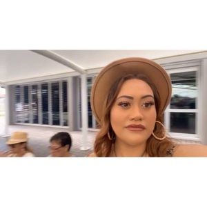 Meet your Posher, Lena-babe